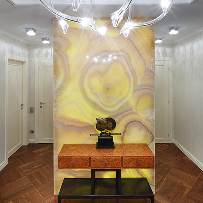 Панно из оникса